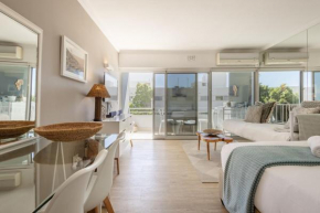 Luxury Clifton Studio Steps to Iconic First Beach